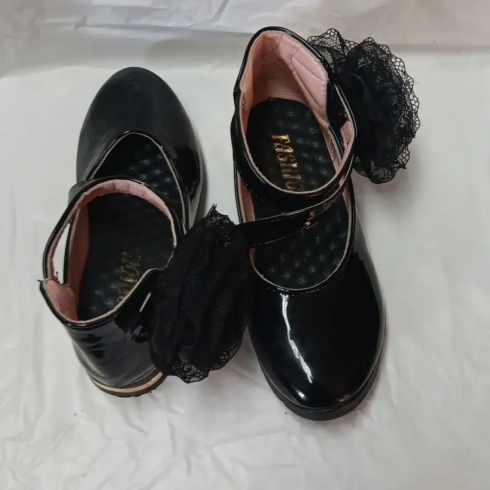 Elegant Black Girl's Shoes with Floral Accent Size 34-2 US